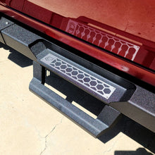Load image into Gallery viewer, ATTITUDE MODULAR SIDE STEPS - BLACK - 2020-2022 CHEVY/GMC CREW CAB Chassis Unlimited Inc.