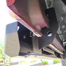 Load image into Gallery viewer, ATTITUDE MODULAR SIDE STEPS - BLACK - 2020-2022 CHEVY/GMC CREW CAB Chassis Unlimited Inc.