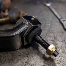 Load image into Gallery viewer, Kryptonite Uni-Spline Pitman Arm for 1988-2010 Chevy/GMC Trucks