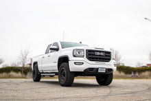 Load image into Gallery viewer, Cognito 3-Inch Performance Leveling Kit With Fox 2.0 IFP Shocks for 07-18 Silverado/Sierra 1500 2WD/4WD