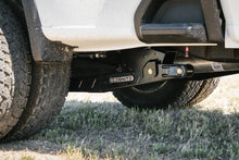 Load image into Gallery viewer, Cognito SM Series LDG Traction Bar Kit For 20-25+ Silverado/Sierra 2500/3500 2WD/4WD with 0-9.0-Inch Rear Lift Height