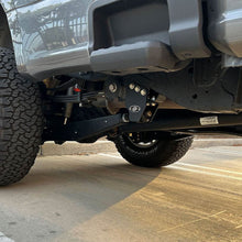 Load image into Gallery viewer, Torxz Traction Bar Kit, 2017+ SRW F250/F350
