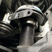 Load image into Gallery viewer, Adjustable Coil Levelers 0-2.5", 2005+ Ford Super Duty
