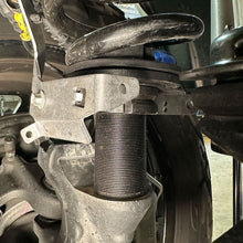 Load image into Gallery viewer, Adjustable Coil Levelers 0-2.5", 2005+ Ford Super Duty
